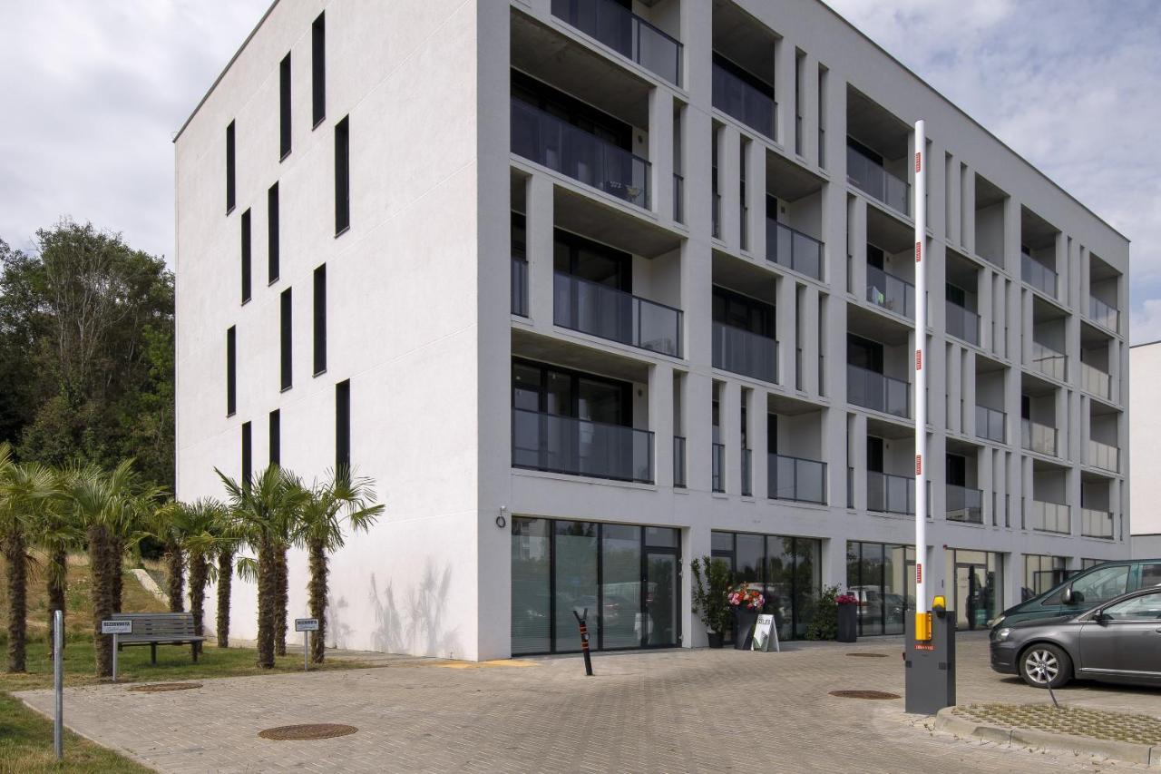 Urban Jungle Apartments By Reside Baltic VNO Exteriör bild